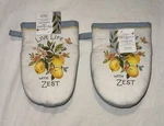 Kay Dee Designs Live Life With Zest Set Of 2 Grabber/oven Mitts Nwt. Fixed Price $7.99.