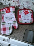 Christmas Kitchen Linens "most Wonderful... Oven Mitt & 2 Pot Holders (3 Pc ). Fixed Price $13.59.