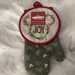 Disney St. Nicholas Square Mickey Mouse Christmas Oven Mitt & Pot Holder Set. Fixed Price $11.99.