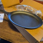 Hawok Cast Iron Fajita Plate Sizzler Pan Pre-seasoned Skillet, 6 Pc.. Fixed Price $35.30.