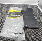 San Jamar FX17 Flexguard Silicone Oven Mitt Heat Steam Protection Black. Fixed Price $20.49.