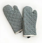 Casa Regalo Pair Of Thick Oven Gloves Set 2 Kitchen Navy & White Stripes New. Fixed Price $11.57.