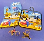 Sidney Australia Souvenir Mitten Pot Holder + 2 Kangaroo Key Chains New. Fixed Price $11.99.