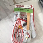 Peanuts Holiday Hugs 3PC Kitchen Set Oven Mitt Spatula Whisk Quilted. Fixed Price $13.00.