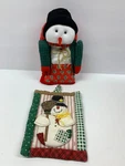 Christmas Winter Snowman Pot Holder And Oven Mitt. Fixed Price $12.00.