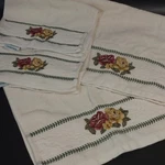 Waverly Garden Room Rose Cottage Coretowel Set Of 4 Hand 10" & 25" 15". Fixed Price $25.00.