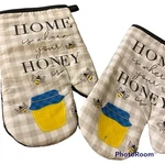 True Living Oven Mitt Set- Home Where Your Honey Is. Brand New!. Fixed Price $15.85.