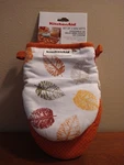 Kitchenaid Nwt Oven Mini Mitts Set Of 2 Leaves Fall Autumn W/ Grip. Fixed Price $6.99.