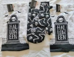Celebrate Halloween Skeletons (3 Pc Set) 2 Dish Towels & 1 Oven Mitt Nwt. Fixed Price $9.00.