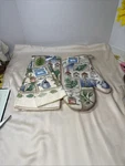 Country Store Kitchen Towels & Oven Mitt Pot Holder Set 3-PC New/ Older.. Fixed Price $11.87.