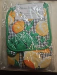 Vintage Style Kitchen Inspiration Citrus Apron, Pot Holder, Oven Mitt Set Of 3. Fixed Price $12.00.