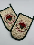Vtg Country Christmas Cottagecore Embroidered Kitchen Oven Mitts Holiday Quilted. Fixed Price $11.99.