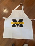 New Michigan Wolverines Apron 30 26.5 With Oven Mitt 8 X9. Fixed Price $9.90.