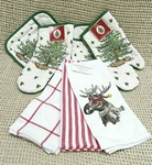 Christmas Gourmet 7 Pc Ensemble Set (2 Oven Mitts, Potholders, 3 Towels). Fixed Price $14.98.