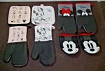 Lot Disney Mickey Minnie Oven Mitts Hot Pads New. Fixed Price $9.99.