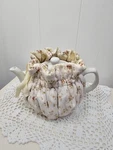 Thistledown Handcrafted Wrap Around Tea Cozy M Size 4 Cups Pink Floral. Fixed Price $24.00.