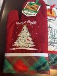 Set X2 Holiday Oven Mitts Embroidered "merry & Bright" "baby Its Cold Cookie Mix. Fixed Price $23.23.