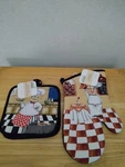 The Home Store Oven Mitt 2PK Pot Holders Brand New. Fixed Price $14.55.