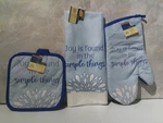 Home Collection Kitchen Towel, 2 Pot Holders & Oven Mitt/joy Is Found. Fixed Price $11.99.