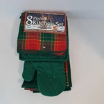 Vintage Royal Crest Home Products Christmas Domestics Towel Pot Holder Oven Mitt. Fixed Price $14.99.