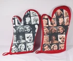 2 Pc Set Marilyn Monroe Decoration Oven Mitt, Kitchen New Collectible. Fixed Price $15.00.