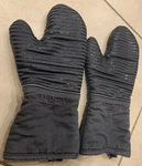 All Clad Metal Crafters Premium Silicone Oven Mitt Set Of 2 Pewter Gray. Fixed Price $25.00.
