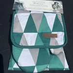 Eco One Ultimate Bakers Set Apron Pot Holder, Oven Mitt Green Diamond Print. Fixed Price $10.00.