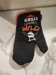 Cuisinart Grills Gone Wild Cotton/polyester Oven Mitt Baby Silver Black Orange. Fixed Price $7.99.