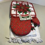 Holiday Trimmings 4 Piece Poinsettia Christmas Towel Pot Holder Mitt Plaid. Fixed Price $17.99.