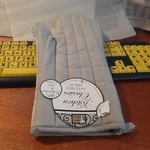 New Tag ! 2 Pcs Better Home Kitchen Classics Oven Mitt Glove Gray/silver SZ13. Fixed Price $29.00.