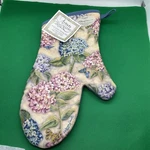 Artists Gallery Kay Dee Designs Hydrangeas Oven Mitt. Fixed Price $11.99.