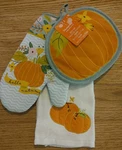 New W/tag Hello Autumn Kitchen Set Potholder, One Towel Appliqu ,lg Oven Mitt. Fixed Price $10.50.