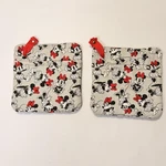 Disney Minnie Mouse Potholders Hot Pads One Size Multicolor Cotton Set 2 Kitchen. Fixed Price $23.48.