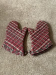 Set Of 2 Red Plaid Quilted Oven Mitts Cotton Polyester Heat Resistant Kitchen. Fixed Price $5.99.