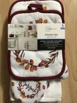 Blessed Wreath Always Grateful 5-PC Kitchen Towel Set Pot Holder Oven Mitt New. Fixed Price $14.50.