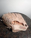 Vintage 60S 70S Macys Left Hand Thrower Youth Baseball Glove/mitt Model MM-200. Fixed Price $20.00.
