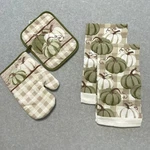 Fall Kitchen Towels Oven Mitt & Pot Holder Set Of 4 Buffalo Check Pumpkin Nwot. Fixed Price $10.95.