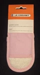 New Creuset Chiffon Pink Fabric Handle Glove Free Ship. Fixed Price $30.00.