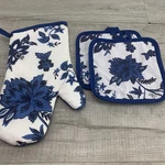 3 Piece Set Blue Floral Flower Jacobean Kitchen Oven Mitt 2 Pot Holders. Fixed Price $12.12.