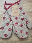 Oven Mitt Dog Paw Print Kitchen 2PC Set Christmas Holiday Red Neutral New. Fixed Price $11.00.