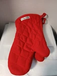 Williams-sonoma Quilted Claret Red Kitchen Oven Gloves Set Of 2. Fixed Price $24.99.