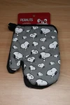 Peanuts Kitchen Mini Oven Mitts - Snoopy. Fixed Price $15.99.