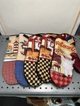 Home Collection Chef Ristorante- Oven Mitt Glove Heat Resistant. Fixed Price $10.00.