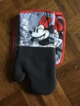 Disney Minnie Mouse Oven Mitt And Pot Holder Gray Red Black New. Fixed Price $9.99.