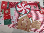 8 Kitchen Items-holly Dolly Christmas- Table Cloth/ Hot Pads/place Mats/ Twl Dg. Fixed Price $45.00.