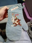 Looney Tune Market Oven Mitt Vtg Bugs Bunny Taz Cartoon Collectible. Fixed Price $7.95.