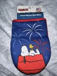 Oven Mitts Peanuts New 2026 Snoopy 4TH Of July Theme Pk Nwt. Fixed Price $17.00.
