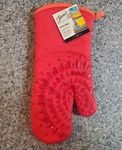 Nwt Fiesta Oven Mitt With Silicone Grips. Fixed Price $13.95.