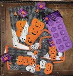 Halloween Kitchen Set - Towels, Pot Holders, Oven Mitt, And Ice Cube Tray. Fixed Price $9.98.