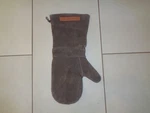 Williams Sonoma Barbeque Oven Mitt. Fixed Price $52.25.